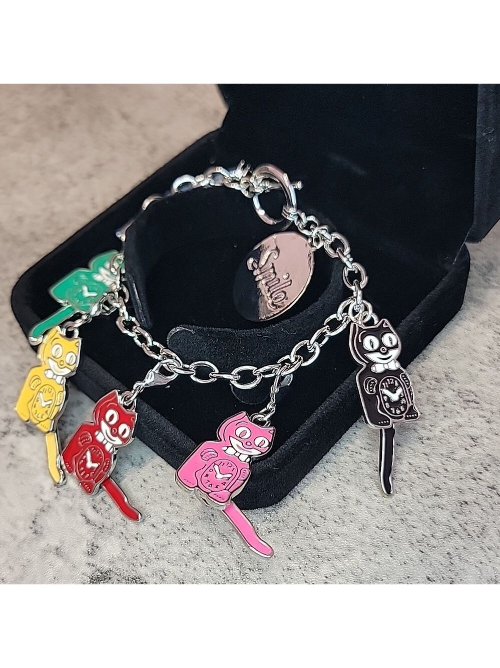 Kit-Cat Klock Charm bracelet clock - Picture 13 of 15